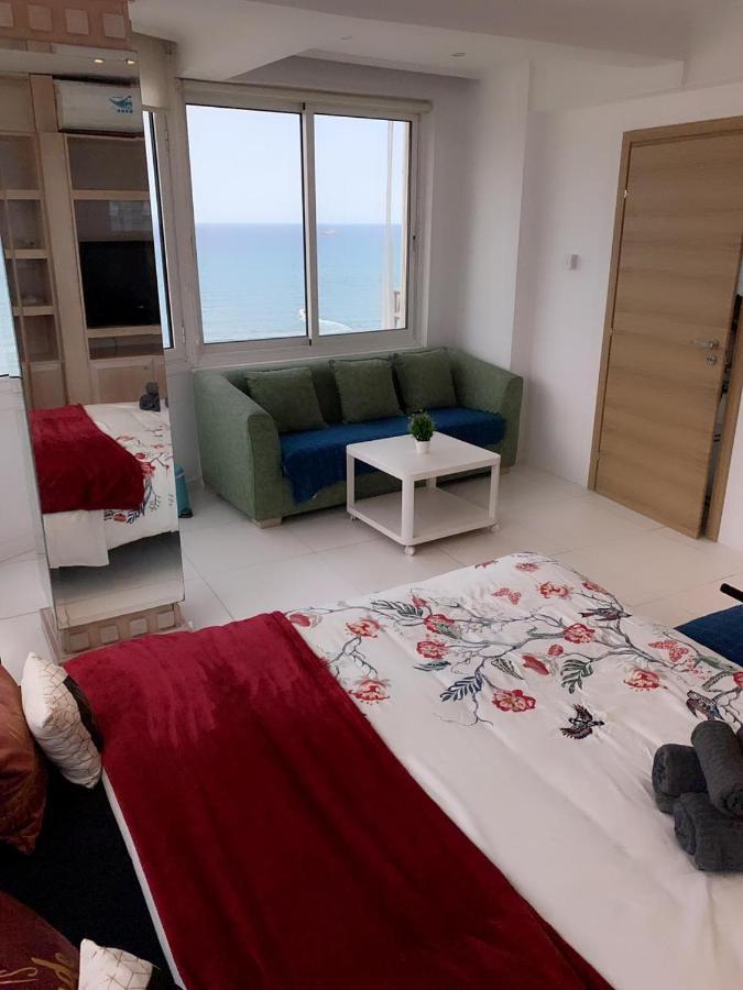Larnaca Seaview Rooms Bagian luar foto